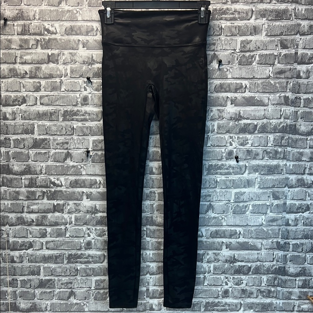 SPANX Black‎ Camouflage Leggings